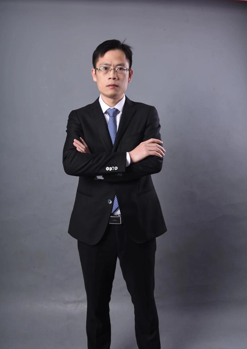 罗永春 视觉与舞美负责人